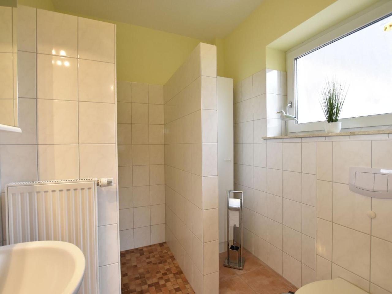 Peaceful Apartment In Zierow With Terrace エクステリア 写真